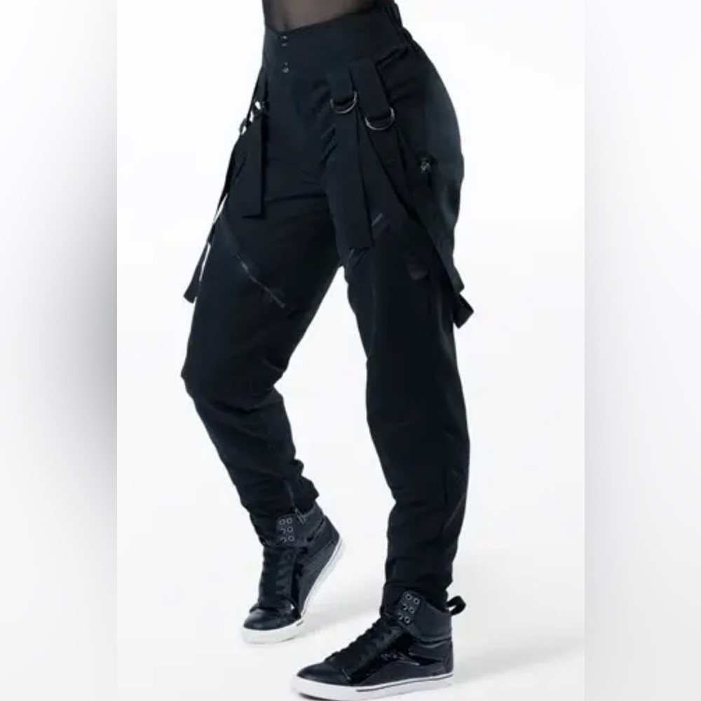 Balera by Weissman Pop Star Pants With Straps
Style AH10511 size Adult Small